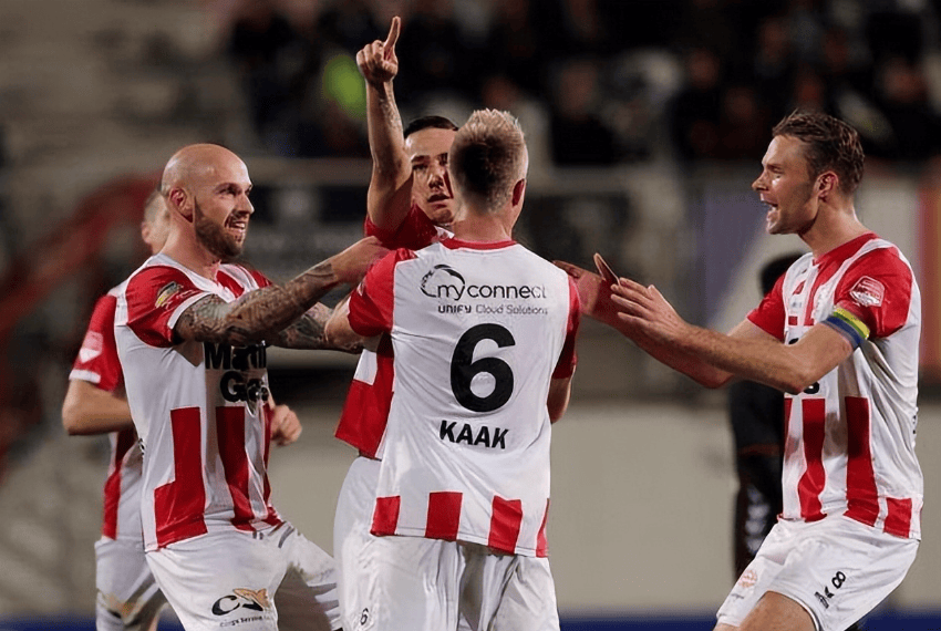 同时防守反 同时防守反