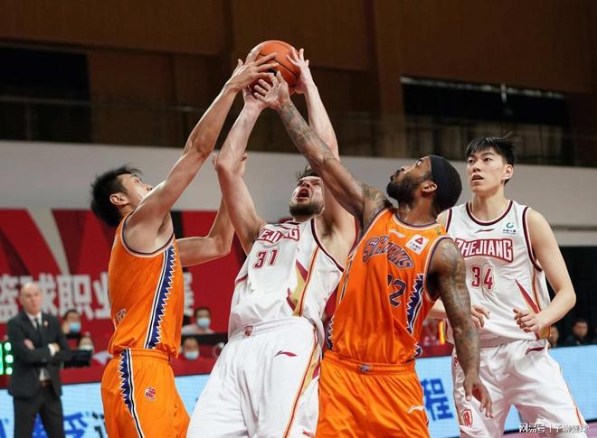 运动抱有极 运动抱有极